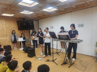 품 내어준 학교서 꿈 키운 학생들