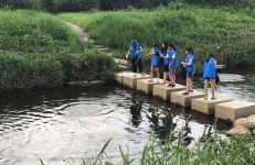 물놀이 할 수 있는 승기천?… 갈 길 멀다