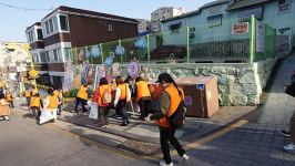 인천 개항동, 봄맞이 환경정비 활동 실시…차이나타운·동화마을 정화