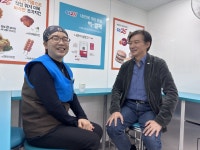 조국혁신당 조국, 인천 민생 행보… 자영업자 고충 청취