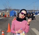 [2026 화성 궁평항 동계훈련 마라톤대회] 코스도 날씨도 행복했다…하프 여자 1위 이봉헌