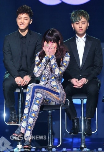 [OBS포토] '큐브콘서트' 이기광-용준형 앞에서 빵터진 현아!