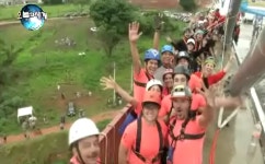 [오늘의세계] 교량에서 뛰어내린 245명의 도전자