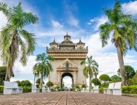 라오스의 핫플레이스 비엔티엔과 방비엥