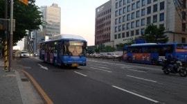 서울 버스 정류장 단말기 고장…출근·등굣길 시민 불편