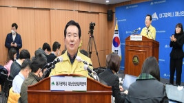 정 총리 콩 한쪽도 나눠야…마스크, 국민 협조 절실