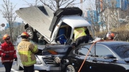 과천-봉담고속화도로서 4중 추돌…1명 숨져