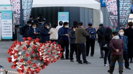 신규 확진 677명…노래방·유흥주점 곳곳 확산