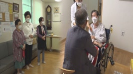 요양병원 대면면회 첫날…일상 회복 기대감