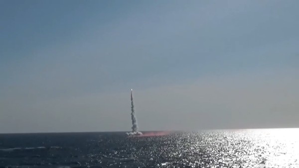 러시아 잠수함, 동해에서 순항미사일 다수 발사 훈련 진행 중