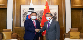 박진 