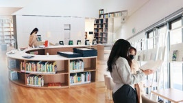 성남시 책 테마파크 도서관 첨단 기술과 그림책