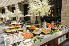 파라다이스시티, 빅뱅 출신 탑 와인 협업 딸기 디저트 뷔페 선봬