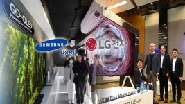 삼성·LG, 10년 만에 OLED TV 맞대결
