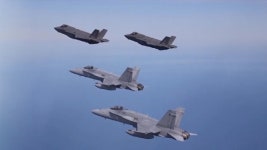 각국 F-35A, 동해로…중, 함재기 급유로 맞불