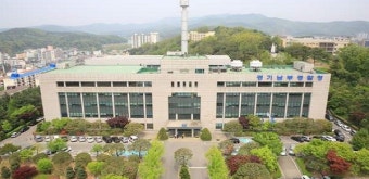 이선균씨 수사 정보 유출 사건, 경찰과 검찰 수사관 및 기자 재판에 넘겨져