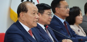 황우여, 비대위 첫 회의서 