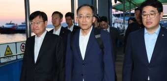 추경호, 잠행 마치고 복귀…원내대표 유지 고심