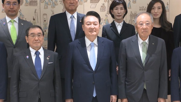 대통령실 참모진, 구치소서 윤 대통령 접견...지지 입장 밝혀