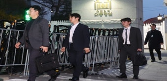 경찰, 경호처와 대치 끝 대통령실 압수수색 철수