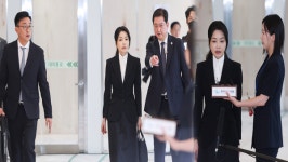 김건희 '피의자' 특검 조사…7시간여 만에 종료