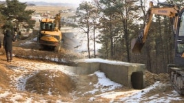 선산 가로막던 군 벙커, 반세기 만에 결국 철거