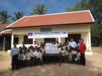 캄보디아 돈엠초등학교에 도서관 준공