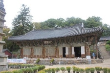 형식과 내용의 충돌_마곡사의 대광보전