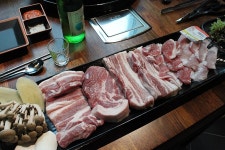 여수 학동 고기집 고기꾼최달포, 얼룩도야지로 평범함에서 특별한 맛을 찾다