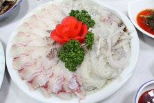 거제도 횟집 효진수산횟집, 제철 맞은 멸치코스요리가 인기