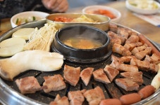 상록수 맛집 어머나생고기 9,900원에 생삼겹을 무한리필로 즐긴다