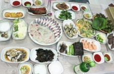 눈과 입으로 바다를 품는 거제도 횟집 !!