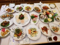 여수 맛집 동백회관, 한정식과 신선한 게장정식을 제철 식재료로 푸짐한 한상 제공