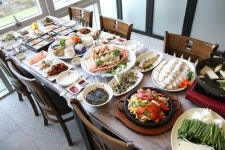 여수 맛집 추천 나폴리횟집, 밤바다 야경과 함께 신선한 자연산 회 즐길 수 있어