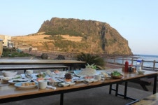 성산일출봉과 함께 즐길 수 있는 제주도 맛집 전망좋은횟집