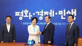 김병준 비대위원장, 추미애 대표 예방…한 목소리로 협치 언급