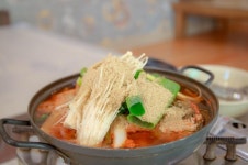 안면도 맛집 시골밥상, 여름철 맛보는 게국지로 지친 입맛 되찾는 여정 가능해