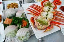 해수욕하기 좋은 날씨, 속초 방문한다면 대게 맛집 동명항게찜 필수코스