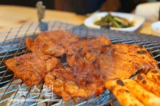 춘천 김유정역 인근 닭갈비 맛집 한가족숯불닭갈비, 특별한 비법 공개