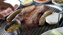 제주 서귀포 중문 맛집 돈가득, 흑돼지의 풍부한 육즙과 식감으로 입소문