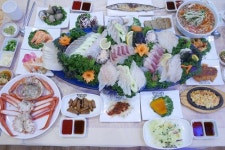 강원도에서 맞는 새해, 속초 맛집 왕건횟집에서 푸짐함으로 여행의 즐거움 더해…