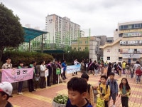 학생 교문 맞이로 따뜻한 하루를 열다
