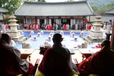 태고종 호명 총무원장 2천 대중 축하 속 취임..편백운 더 고립