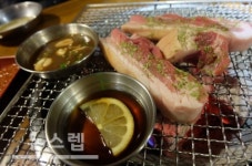 제주 현지의 맛을 느끼는 신촌고기집·신촌맛집 `제주돈1848` 눈길