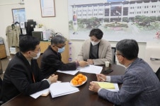 수원 일월초 안전통학로 조성 위한 옹벽 철거 논의