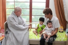 자승 스님, 난치병어린이 위로방문,치료비 전달