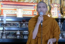 봉녕사, 세계의 맛과 소리로 가득 차다