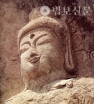 33. 골굴사 마애여래좌상