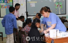 법보신문·로터스월드·김안과병원 캄보디아 의안지원 캠페인