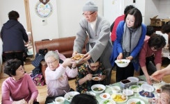부산 약수사, 사하구 경로당 자비나눔